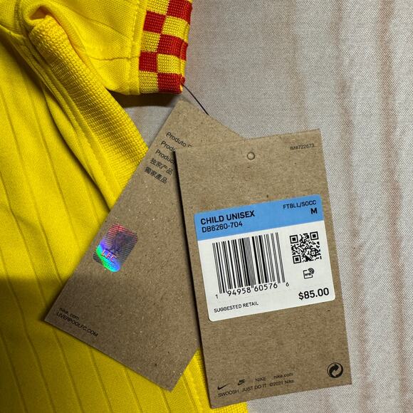 NWT Liverpool Nike 21/22 Away Entire Kit Jersey Shorts Socks Soccer Kids Size M - Picture 7 of 7